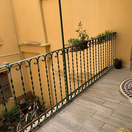 Апартаменты Urban Corner House *