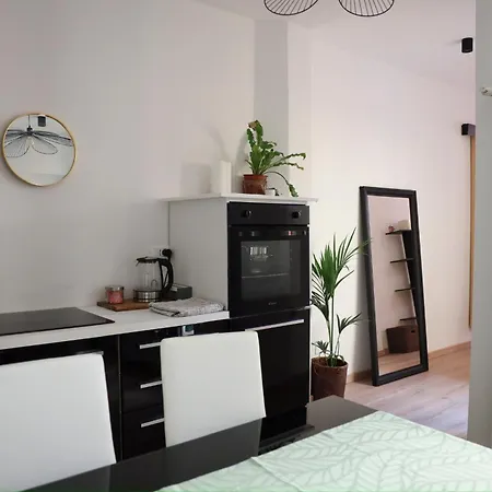 Urban Corner House Апартаменты Болонья