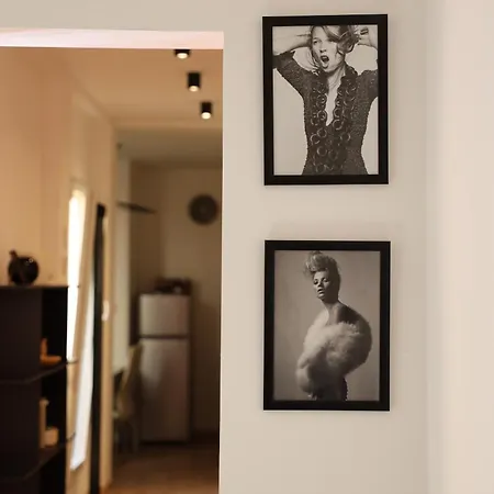 Urban Corner House Apartment