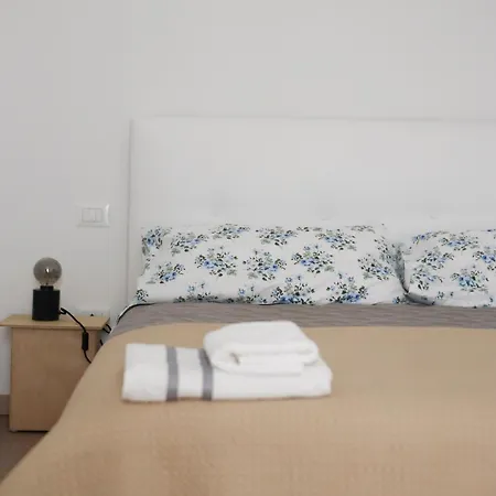 Urban Corner House Apartment Bologna