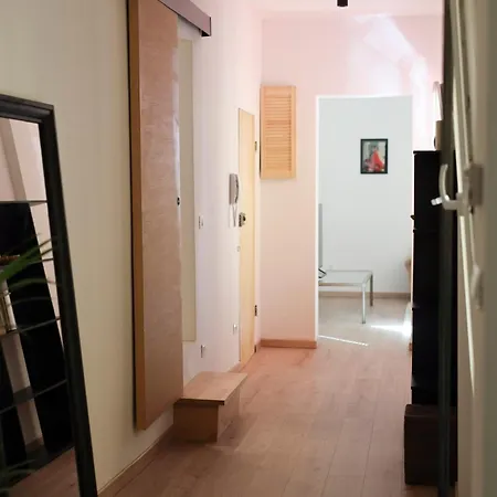 Urban Corner House Болонья