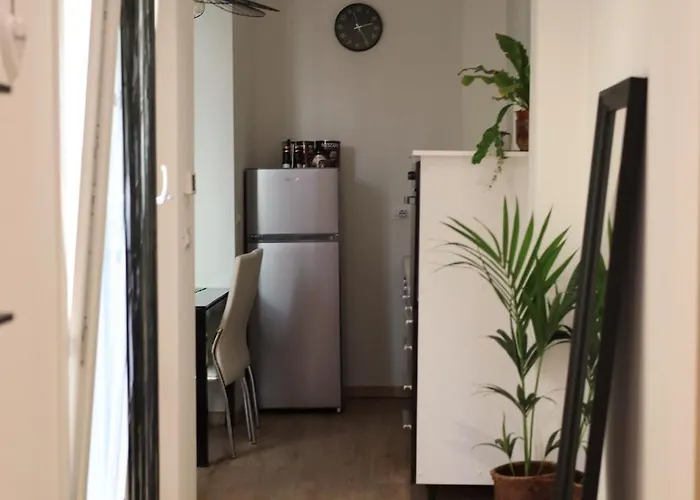 Urban Corner House شقة *