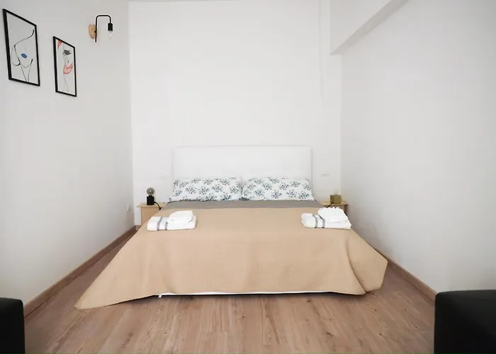 Urban Corner House *